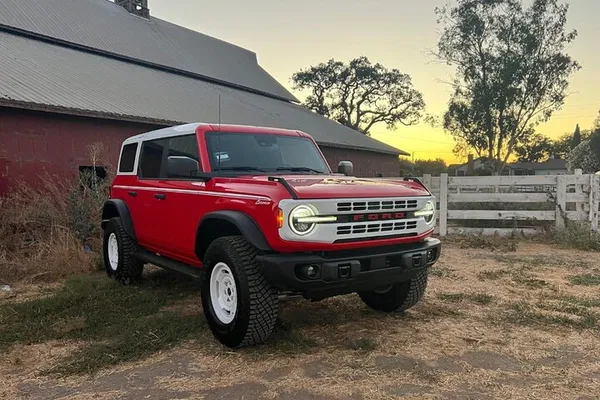 Unleash Vegas: Luxury Bronco Off-Road Adventure!