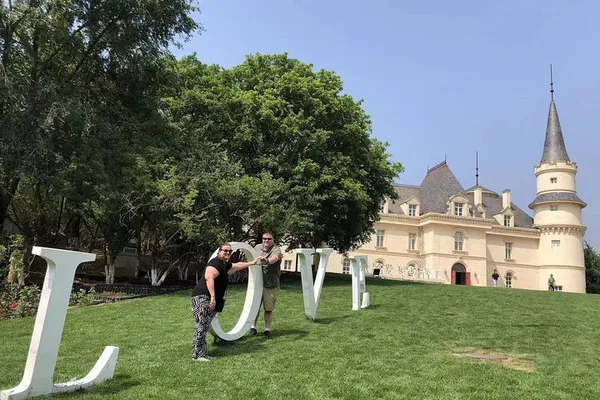 Uncork History: Great Wall & Chateau Wine Tour from Beijing