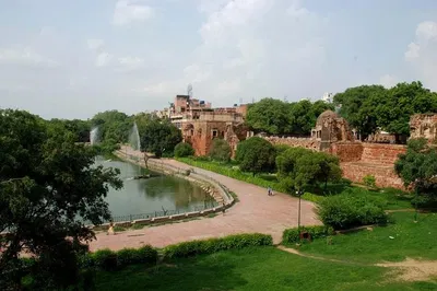 Hauz Khas Village: Explore Delhi's Historic Charm & Modern Vibe!