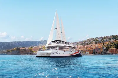 Villefranche & Cap Ferrat Catamaran Cruise with Drinks