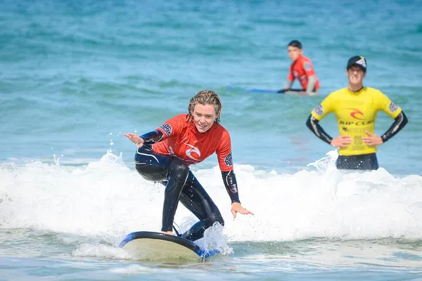 Newquay: Beginner Surf Lesson in Cornwall