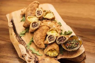 Miami Street Food Fiesta: A Local Guide's Culinary Journey!