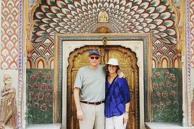 Discover Jaipur's Royal Heritage: A Guided Car Tour & Shopping Spree