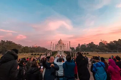 Taj Mahal & Humanity: A Day Trip with Orphanage Visit