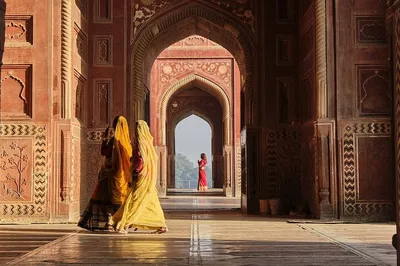Agra's Majestic Marvels: A Full-Day Taj Mahal, Fort & Fatehpur Sikri Tour