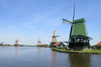 Discover Dutch Heritage: Private Zaanse Schans Day Trip