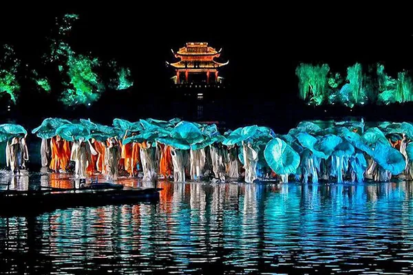 Hangzhou West Lake Show: VIP Experience with Authentic Dinner