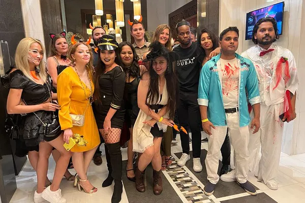 Dubai Nightlife Unleashed: Private Pub Crawl Extravaganza!