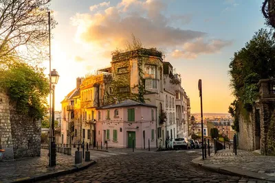Discover Paris's Charm: Private Tour of Marais & Montmartre