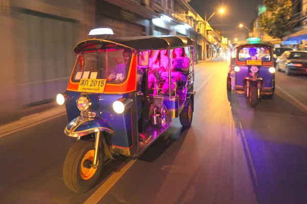 Bangkok Night Tuk Tuk Tour: Temples, Markets & Food!