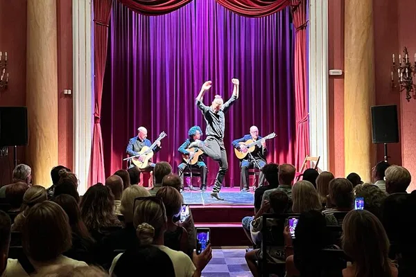 Barcelona Guitar Trio's Flamenco Fire: A Royal Artistic Circle Spectacle