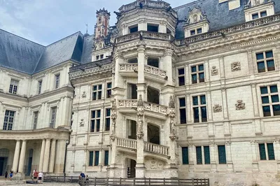 Loire Valley Castles: A Luxurious 2-Day Private Minivan Adventure