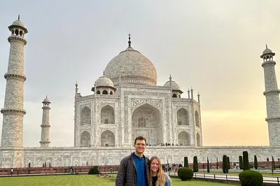 Sunrise Majesty: Private Taj Mahal Tour from Delhi