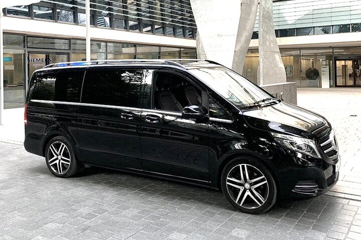 Dublin Airport Luxury Van Transfer: Arrive Relaxed and in Style
