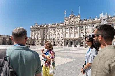 Madrid Royal Palace Tour: Wine & Royal Views