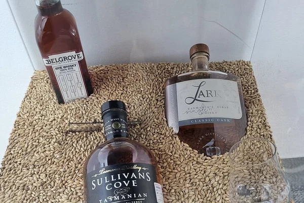 Tasmanian Whisky Adventure: Signature Distillery Tour