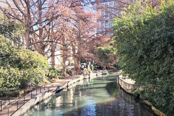 Uncover San Antonio's Soul: A Riverwalk & Historic Downtown Journey
