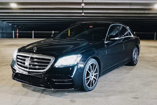 Atlanta Arrival: Stress-Free Chauffeur-Driven Executive Sedan