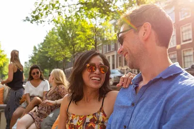 Amsterdam German Canal Cruise: Unlimited Drinks!