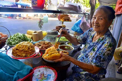 Hoi An Evening Foodie Bike Tour: A Culinary Adventure!