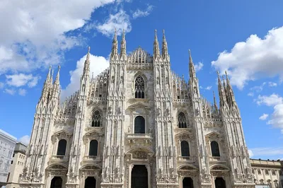 Discover Milan's Treasures: Exclusive 6-Hour Walking Tour with Expert Guide