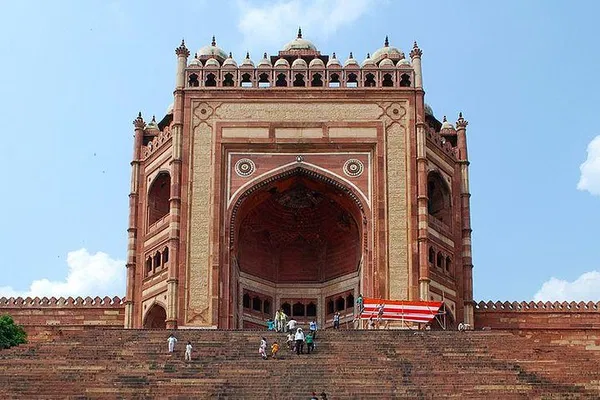 Agra to Jaipur Private Car Tour: See Fatehpur Sikri!