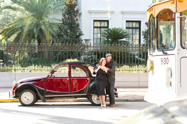 Savannah's Vintage Charm: Private Historic Tour in a Classic Citroën