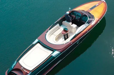 Luxury Venetian Lagoon Escape: Aboard the Riva Aquariva Yacht