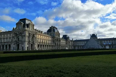 Louvre Tour for Kids: Skip the Line, Family Fun!