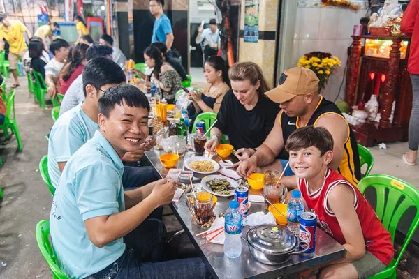 Saigon Street Food Safari: 20+ Authentic Tastings