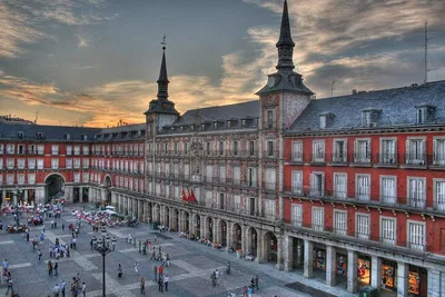 Madrid's Royal & Artistic Wonders: A Personalized Prado & Palace Tour