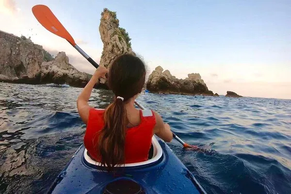 Taormina Coast Kayak Tour: Isola Bella & Grottos