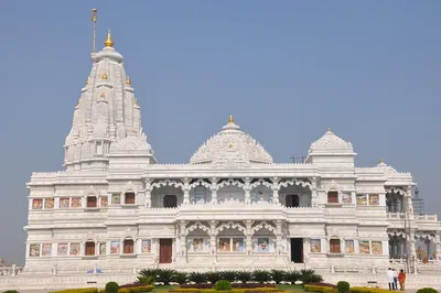 Taj Mahal & Holy Cities: A Day of Love, Faith & History from Delhi
