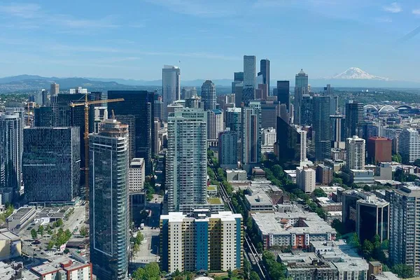 Effortless Seattle Transfers: Private Airport Rides to City & Beyond