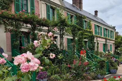 Monet's Giverny: Private Impressionist Journey from Paris