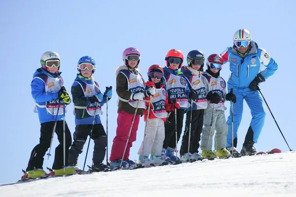 Elevate Your Skiing: Personalized Mini-Group Lessons in Livigno