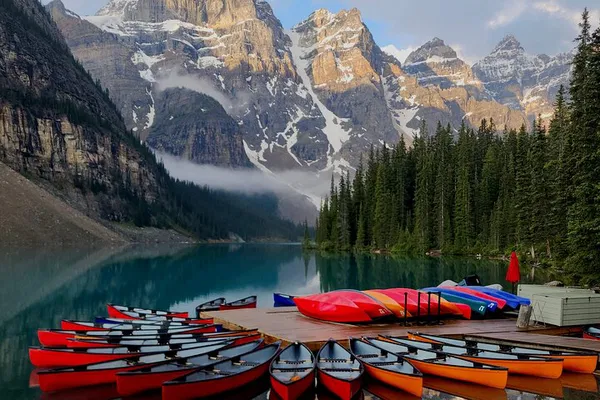 Unforgettable Sunrise: Private Tour to Moraine Lake & Lake Louise