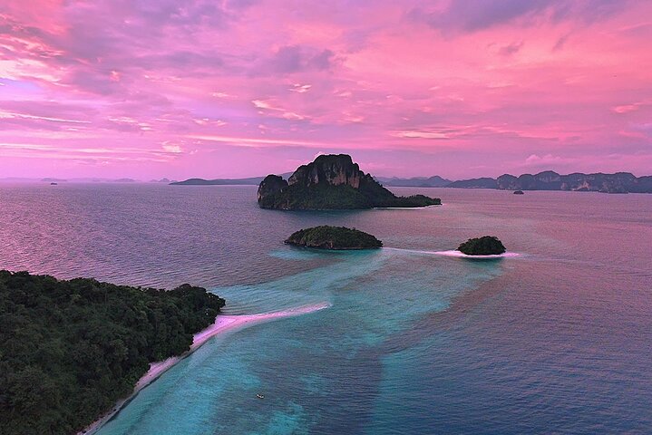 Krabi's Spectacular 7 Islands Sunset Speedboat Adventure