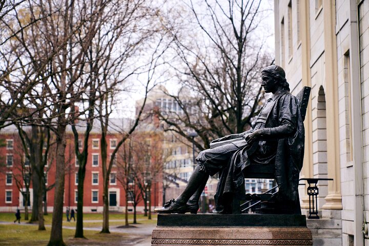 East Coast Adventure: 4-Day Niagara Falls, Washington D.C. & Harvard Tour!