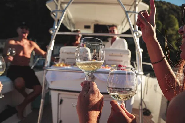 Luxury Lake Como Cruise: Unforgettable Private Motorboat Adventure