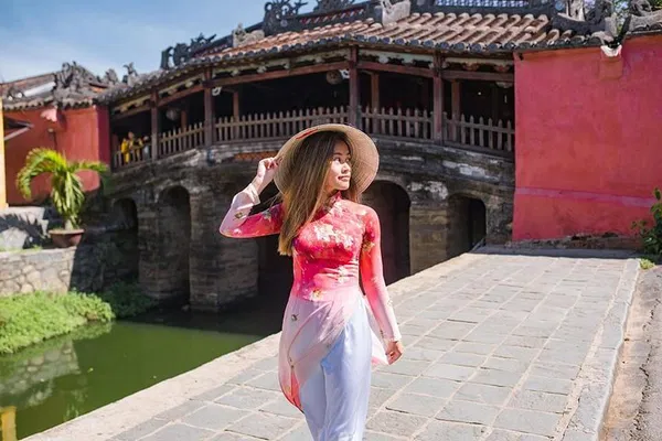 Hoi An Ao Dai Photoshoot: Vietnamese Tradition & Timeless Memories