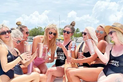 Miami Beach Adventure: Cruise Biscayne Bay on a 40' Sea Hunter!