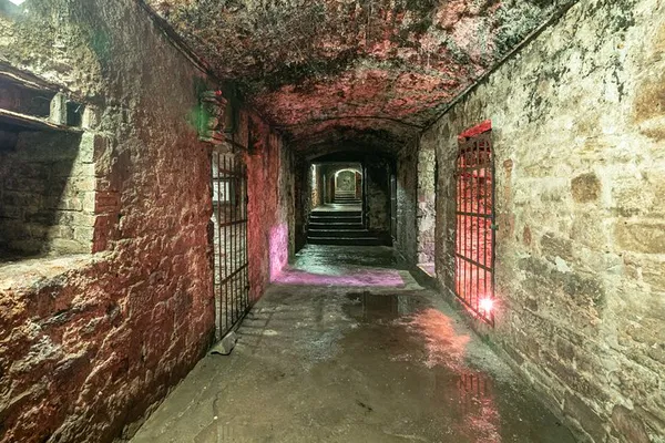 Edinburgh Vaults Tour: Ghosts, History & Dark Tales!