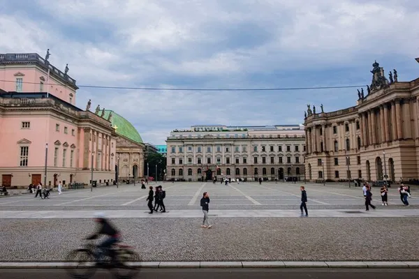 Berlin's Royal History: Unter den Linden Walking Tour