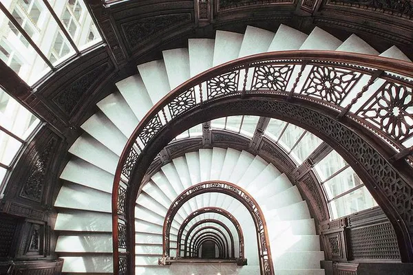 Discover Chicago's Iconic Loop: Architecture, Art & History Walking Tour