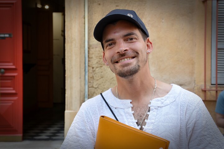 Aix-en-Provence: Complete Walking Tour & Local Tips