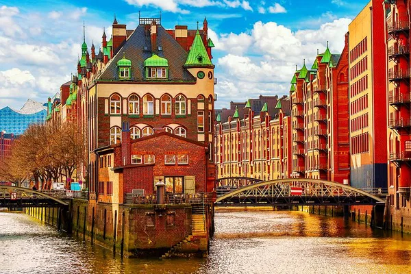 Discover Hamburg's Charm: A Personalized Bike Tour Adventure
