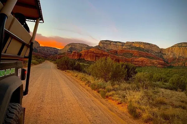 Sedona's Outback Red Rock Adventure: Unearth Scenic Vistas & Thrills