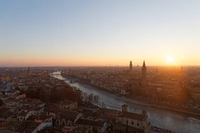 Verona Unveiled: A Private Romantic Journey from Venice