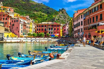 Discover Cinque Terre: A Guided Rail Adventure with Limoncino